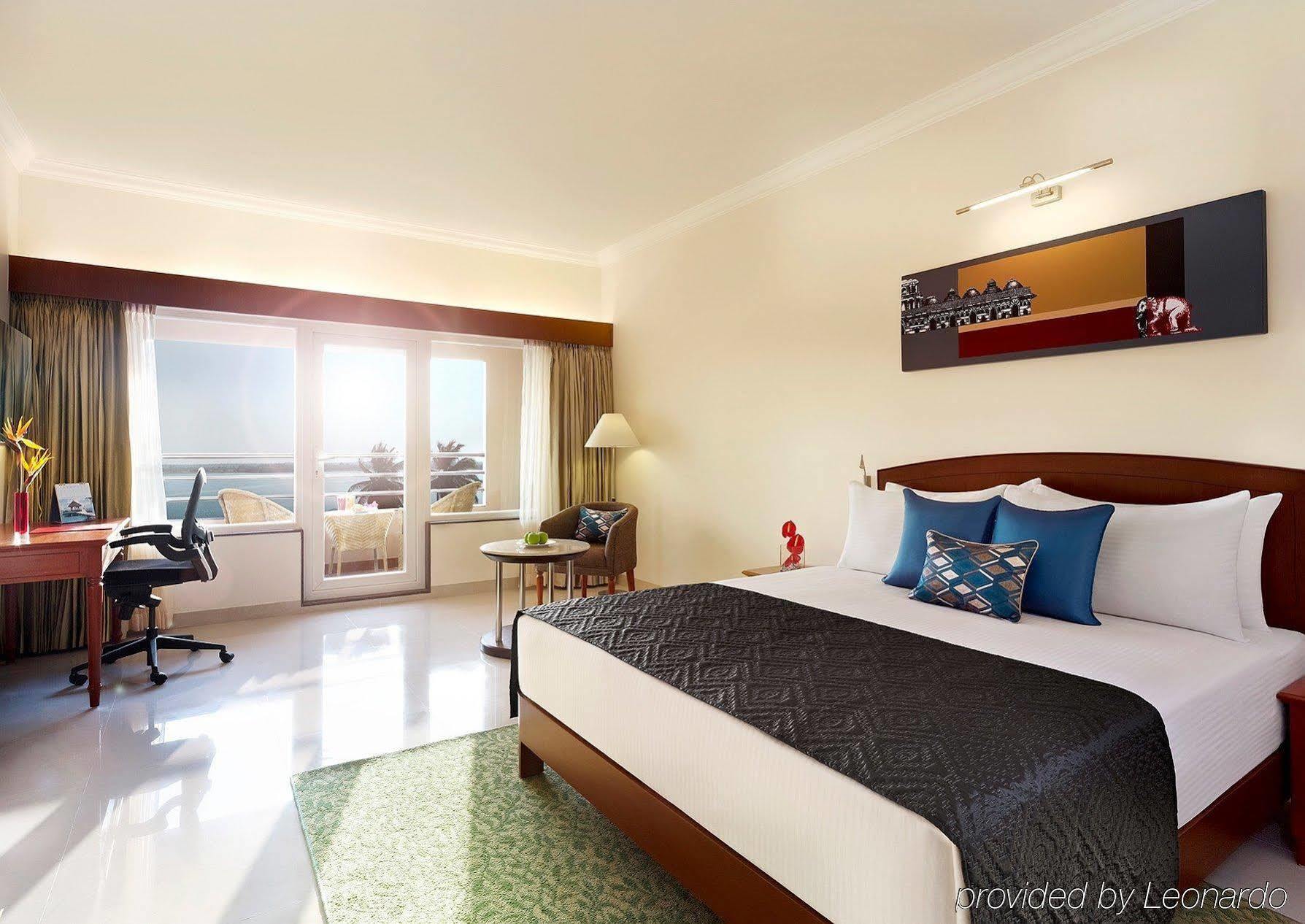 Hotel Naveen Lakeside Гублі Екстер'єр фото